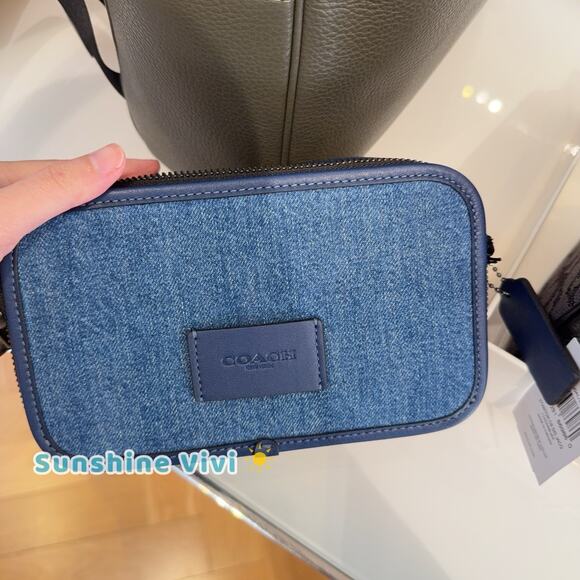 NWT Coach Wyatt Crossbody Bag CBG14 Denim/Deep Blue Smooth calf leather - Picture 1 of 9